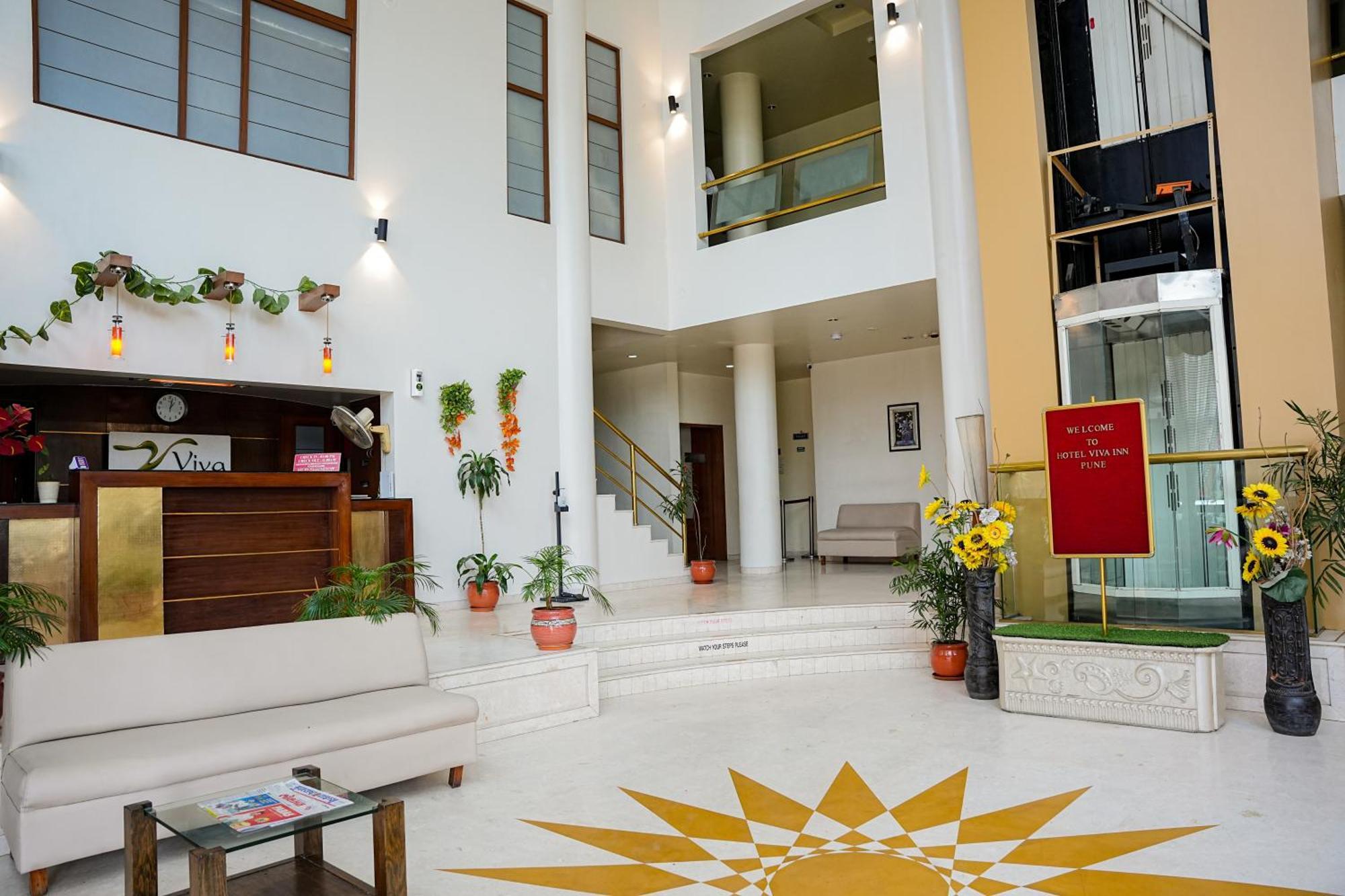 Hotel Viva Inn Yerandwane Exteriér fotografie